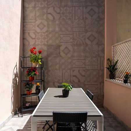 Appartamento Elegante Con Terrazzino Nel Centro Di Napoli Dış mekan fotoğraf