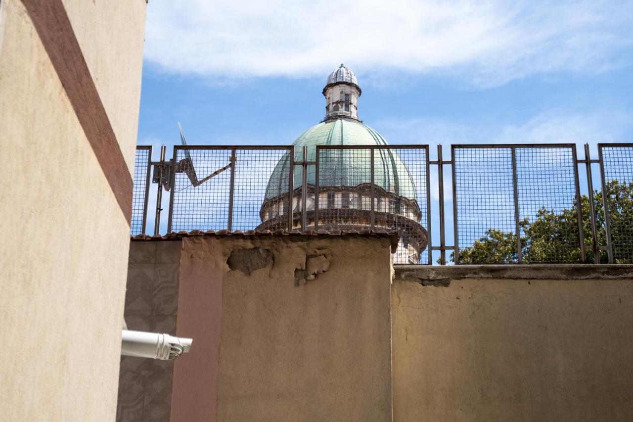 Appartamento Elegante Con Terrazzino Nel Centro Di Napoli Dış mekan fotoğraf