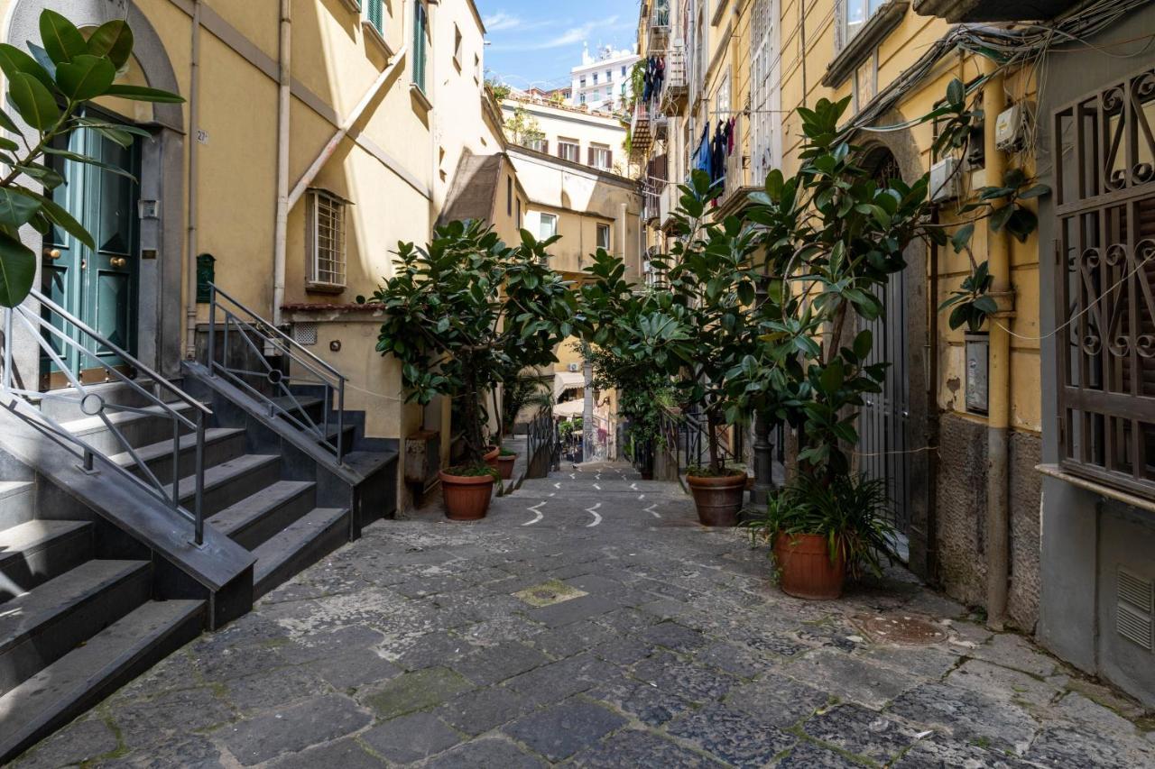 Appartamento Elegante Con Terrazzino Nel Centro Di Napoli Dış mekan fotoğraf